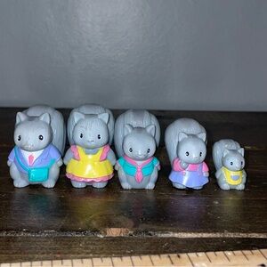 Vintage squirrel furry families play-set from  1993